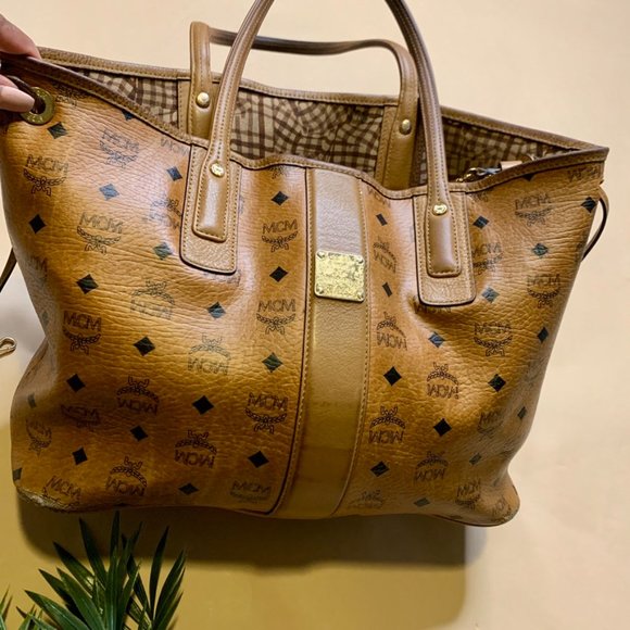 Authentic MCM Liz Reversible Visetos Shopper (med) - Picture 2 of 16